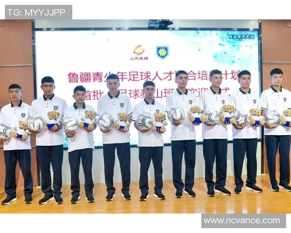 揭秘新疆足球球星年薪水平及背后影响因素全面解析地区体育发展