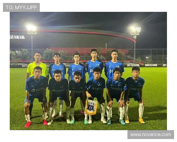 上海足球队的转型之路在钻石联赛中的挑战与机遇分析